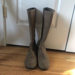 Clark’s light brown/ tan boots - never worn